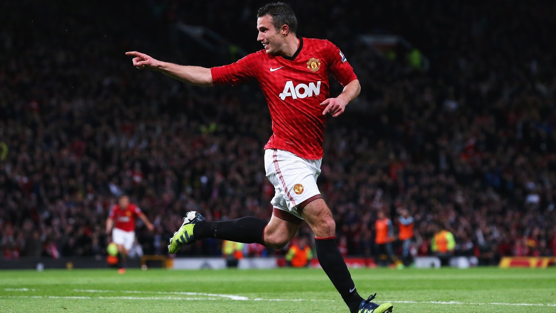 冰雪金靴归属瑞士前锋拉法埃尔·斯图尔尼